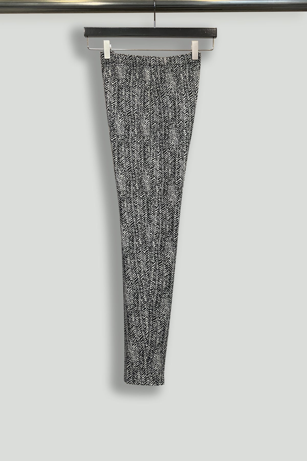Black and White Herringbone Knit Leggings