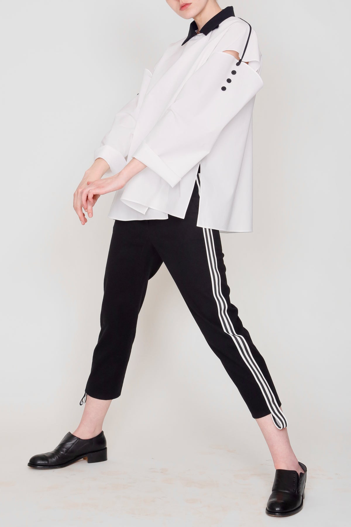 White and Black Paper Cotton Crop Big Shirt with Buttoned Slashed Sleeves-5