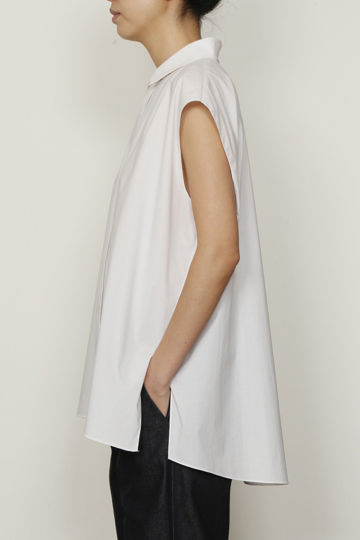 Paper Cotton One-Size-Fits-All Sleeveless Big Shirt Vest - 2