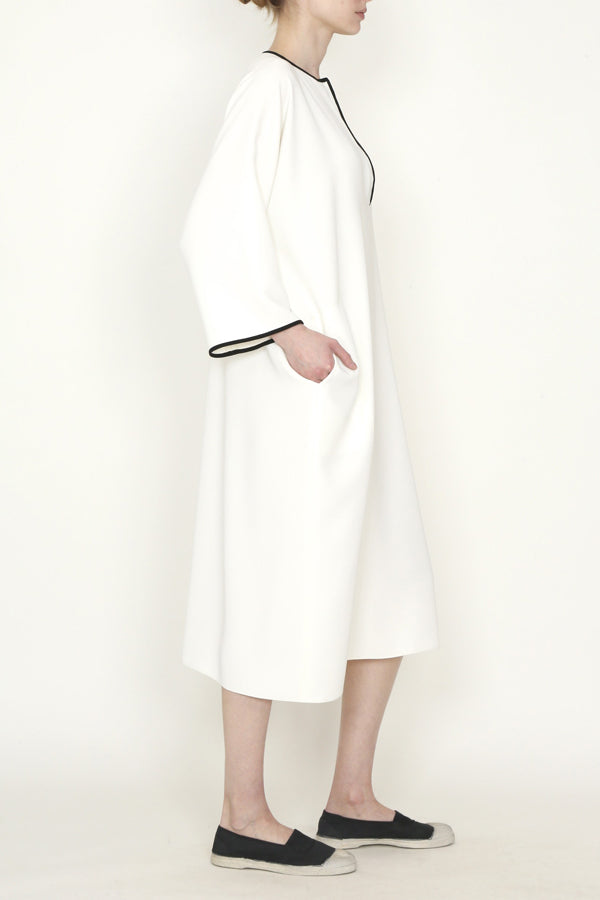 Microfiber Smart Gabardine One-Size-Fits-All Caftan with Contrast Piping Detail-3