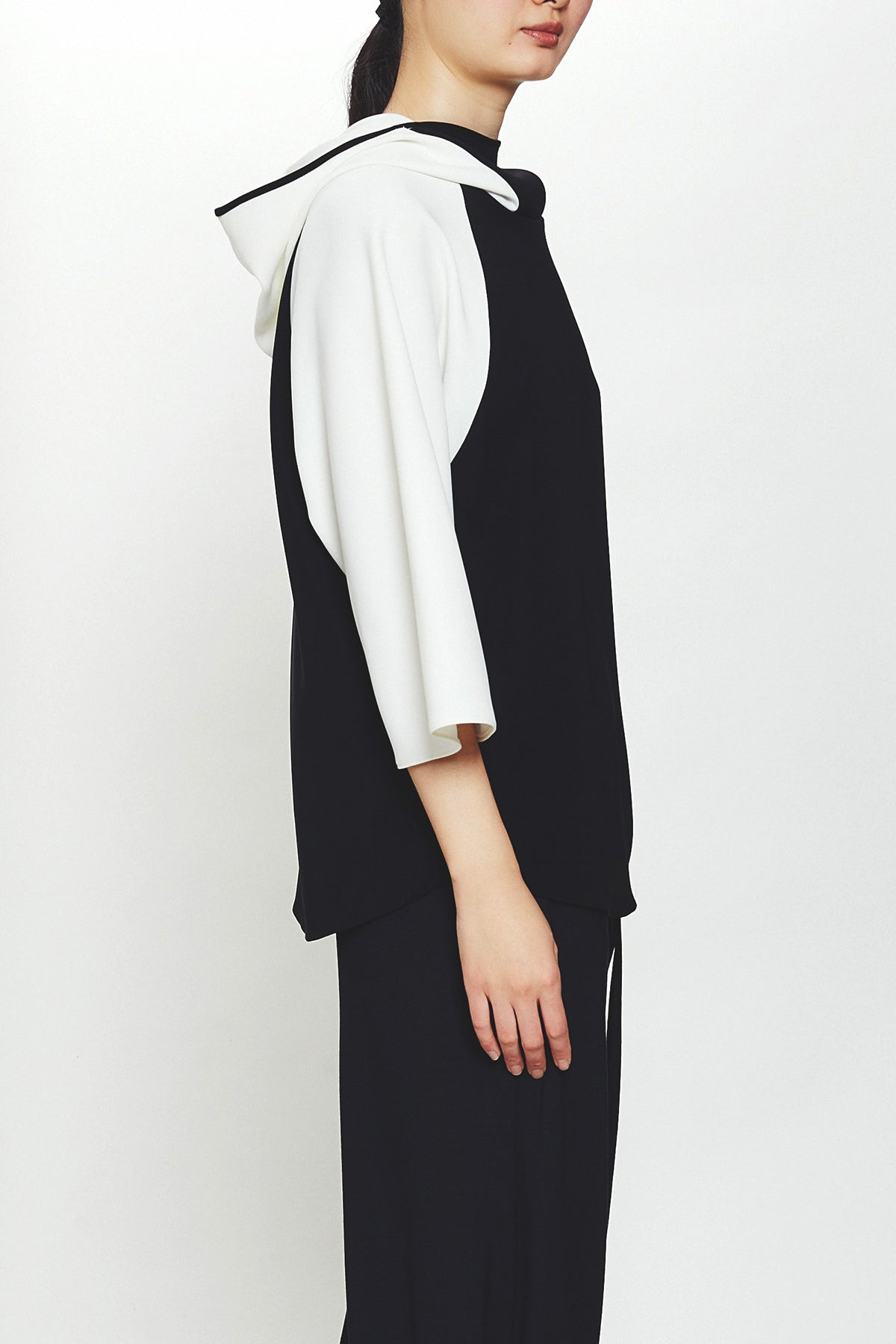 Black and White Microfiber Smart Gab Raglan Hoodie- 3