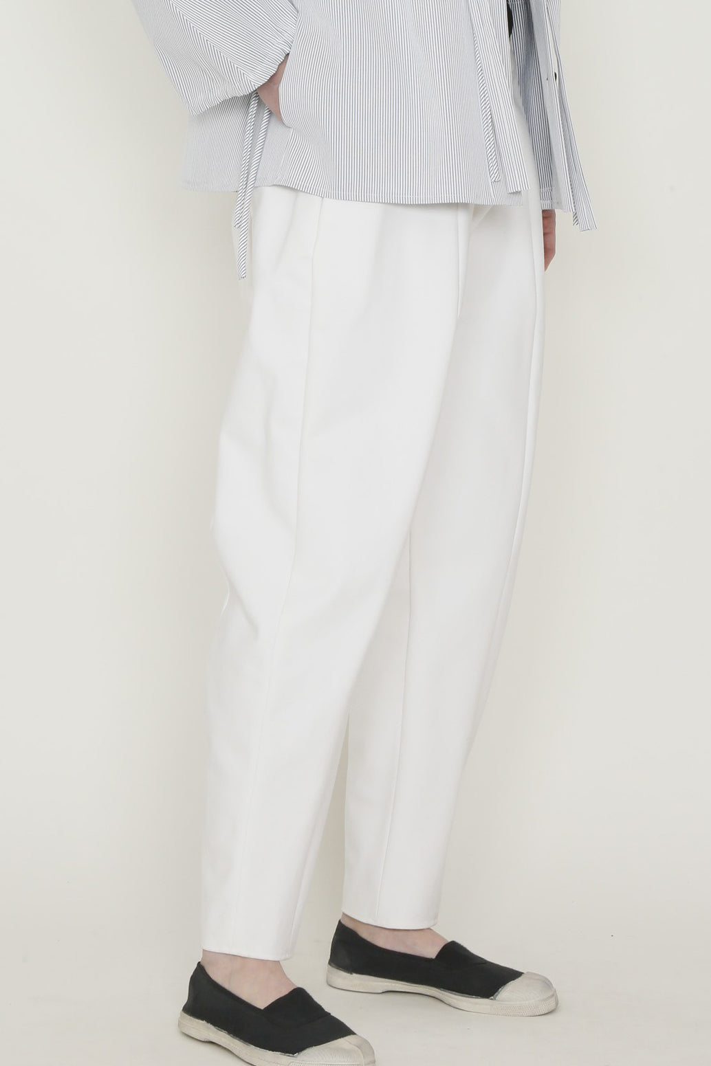 White Denim Fly-Front Crescent Pant with Pockets