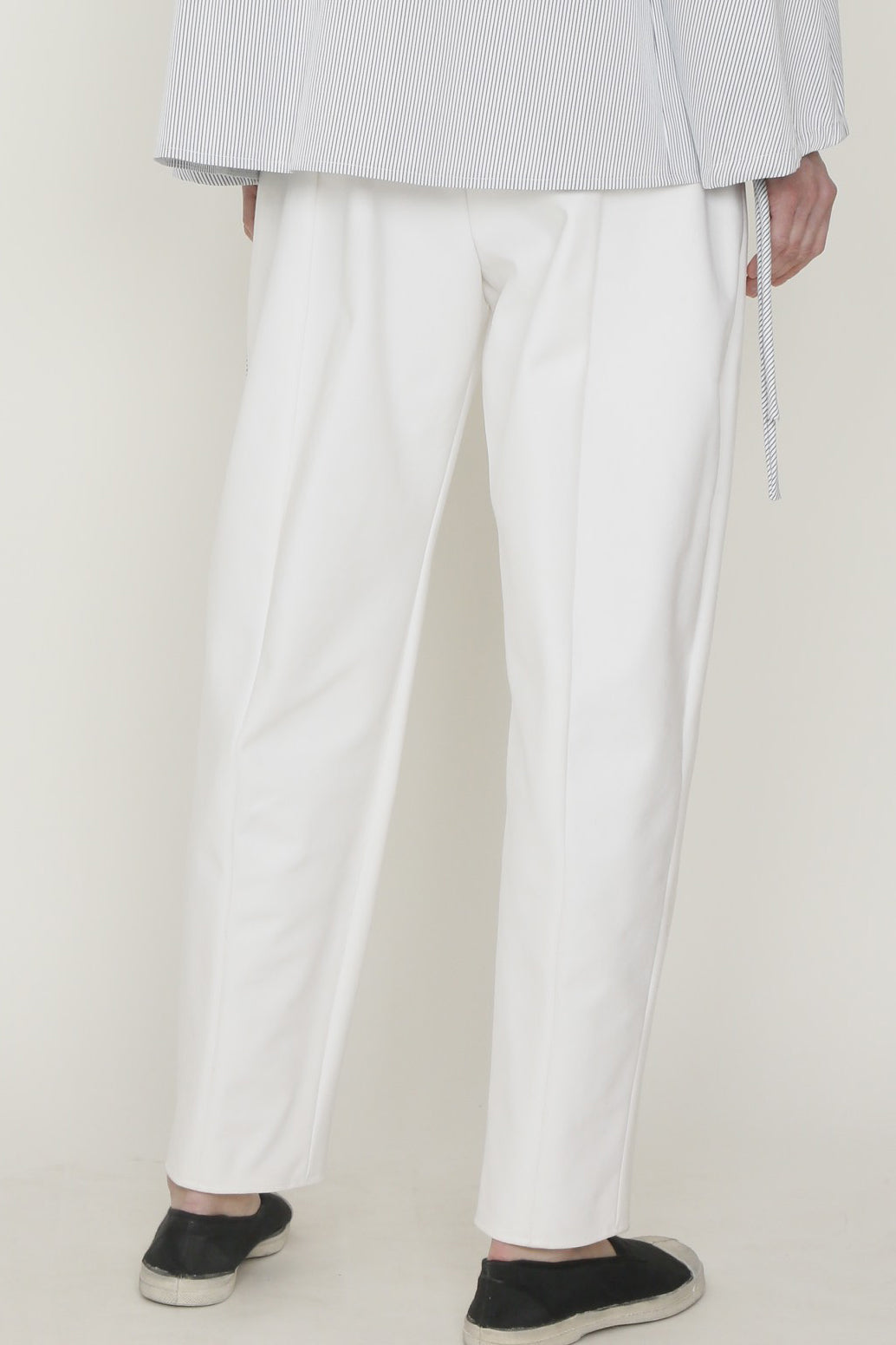 White Denim Fly-Front Crescent Pant with Pockets