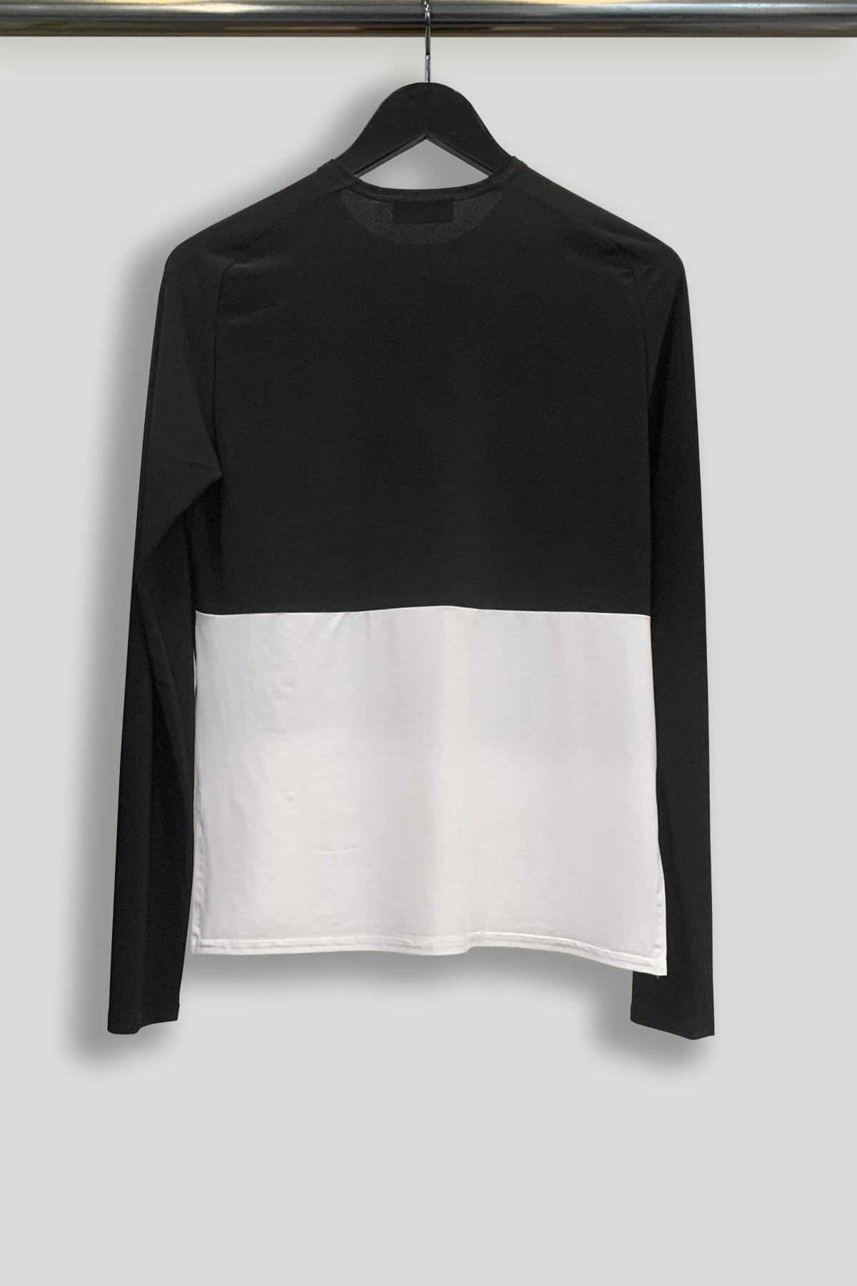 Black and White Knit Jersey Color-Blocked Combo Long Raglan Sleeve Crew - Hanger Back