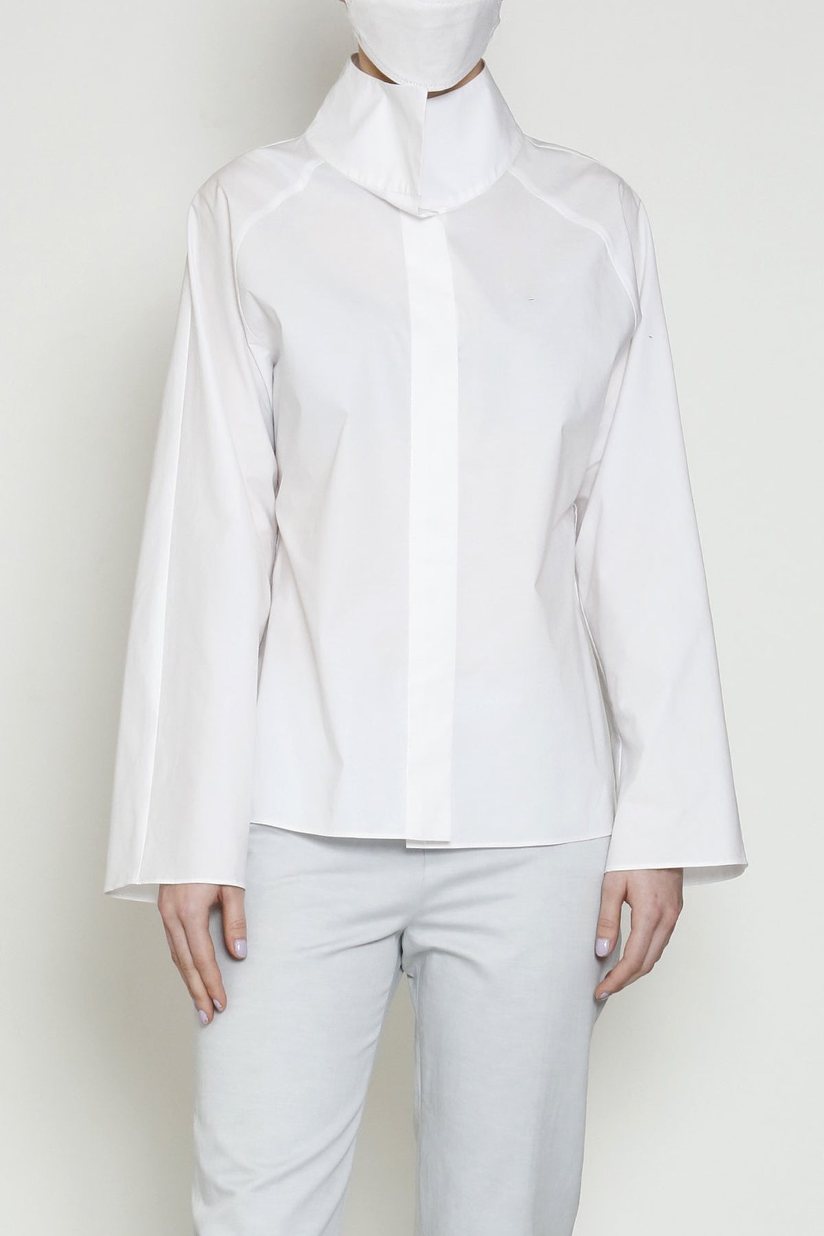 The Zoom Blouse in Paper Cotton with Raglan Sleeves and a High Collar - 2