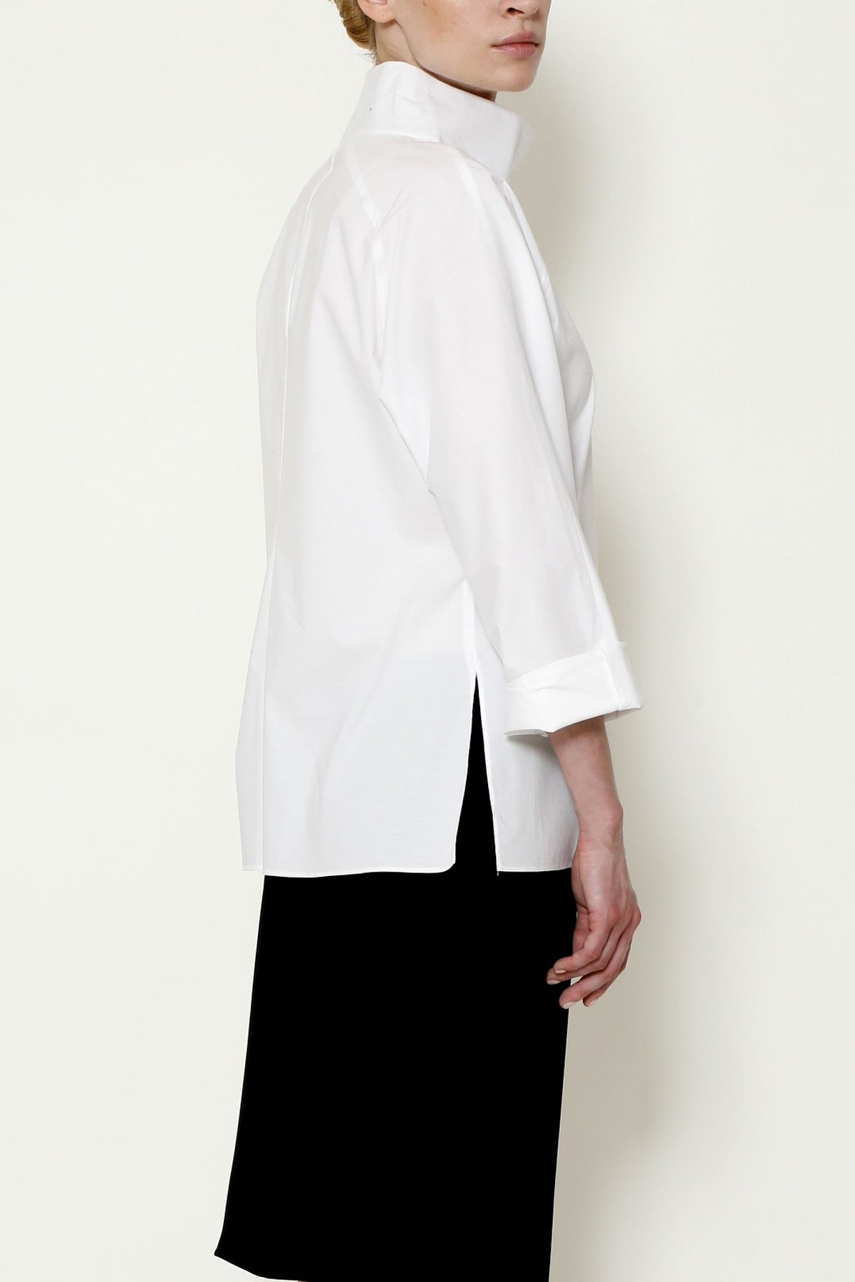 The Zoom Blouse in Paper Cotton with Raglan Sleeves and a High Collar - 6