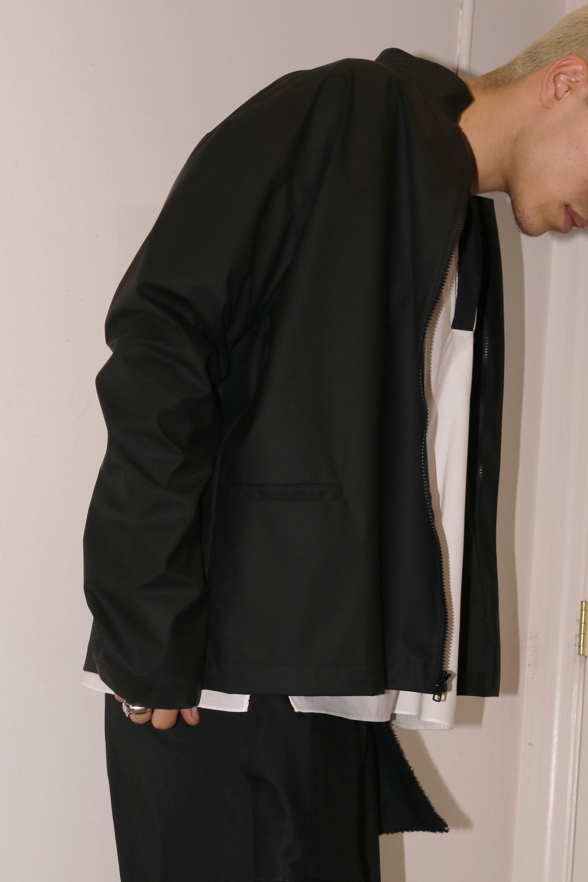 注目ブランドのギフト black brain black parlour JKT 白 XL