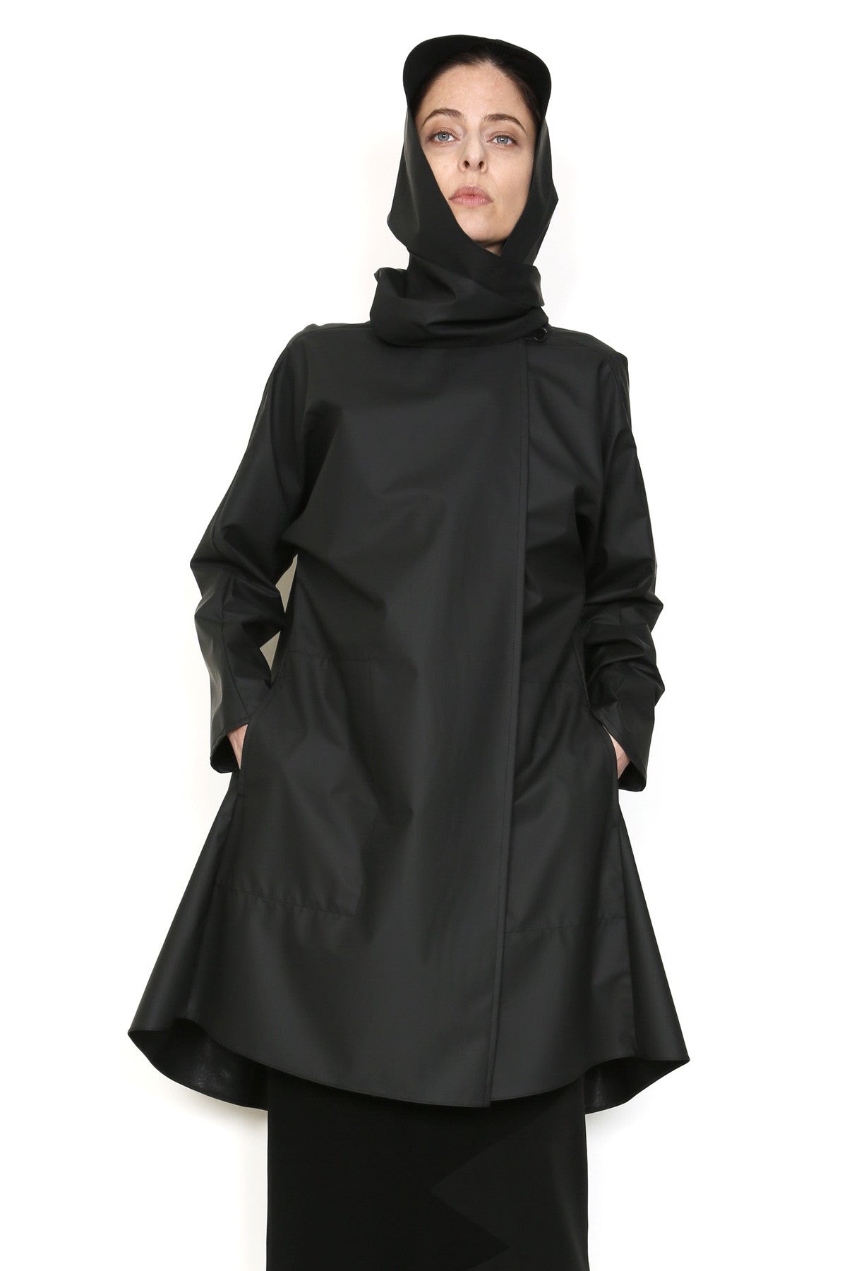 Sweep with Scarf Rain Jacket in Water-Repellent fabric-3